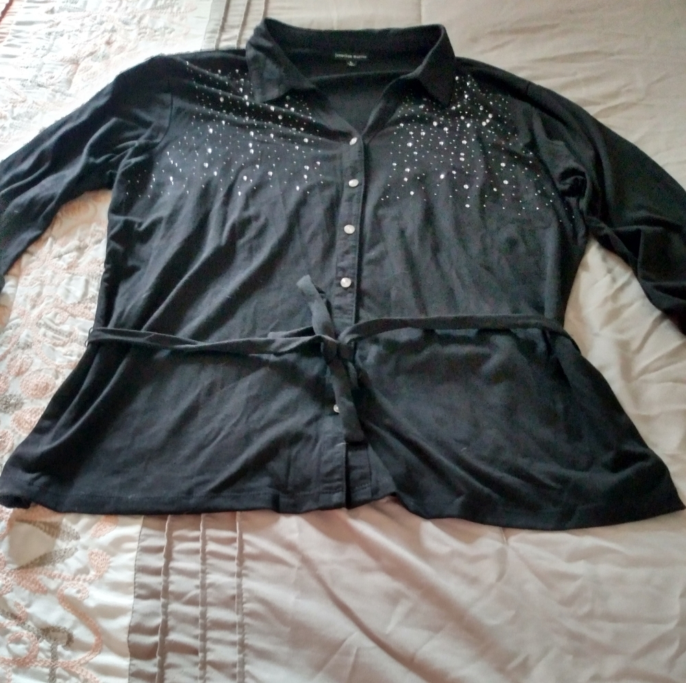 Top - Picture 2 of 2